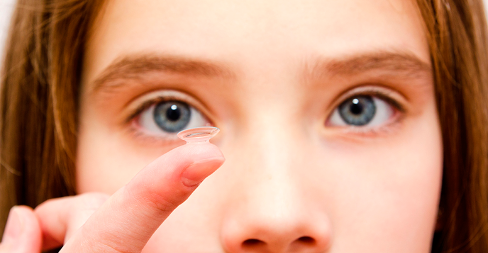 Можно ли носить контактные линзы детям
