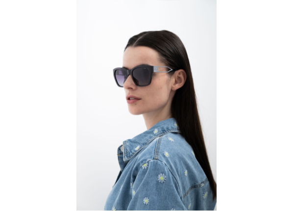 INVU IB22500C с чехлом 20201 Солнцезащитные очки