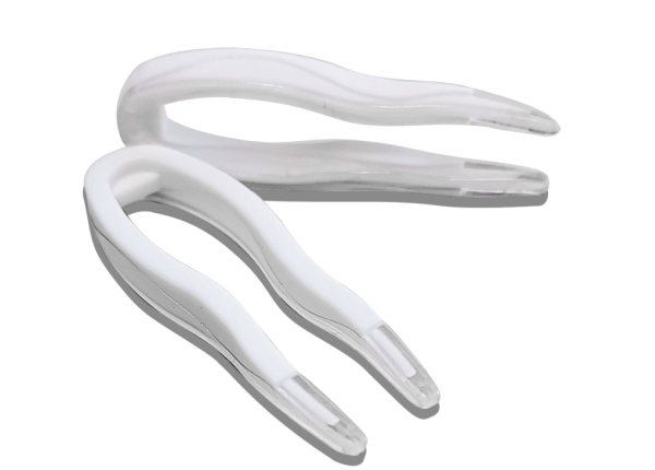 Пластиковый пинцет