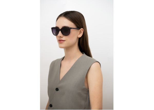 INVU IB22451B с чехлом 20201 Солнцезащитные очки