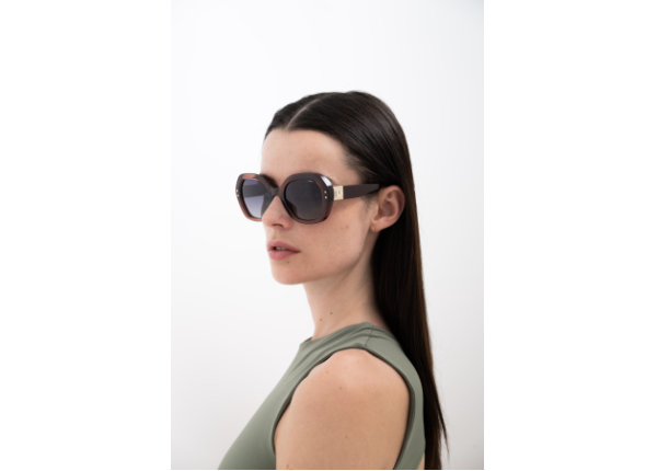 INVU IB22523C с чехлом 20201 Солнцезащитные очки