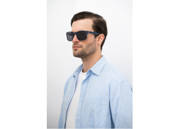 INVU IB22423B с чехлом 20201 Солнцезащитные очки 