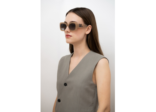 INVU IB22405D с чехлом 20201 Солнцезащитные очки