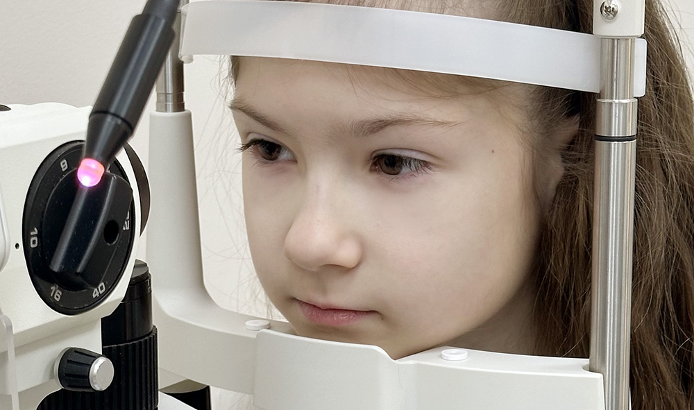 Детский врач-офтальмолог 1й и 2й категории в Минске и Гомеле в WDL Оптиках.